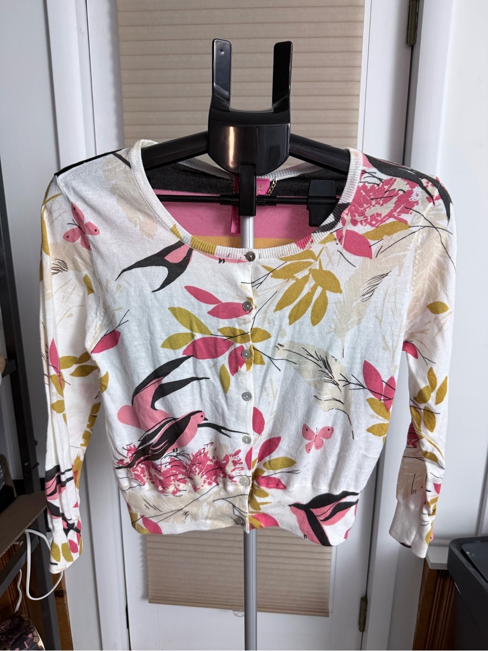 Charlotte Tarantola Cropped Floral Bird Button-Front Cardigan size M Pink/Olive